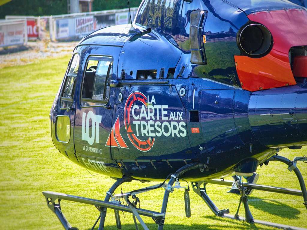 A_202112_TOUS_EN_SCENE2